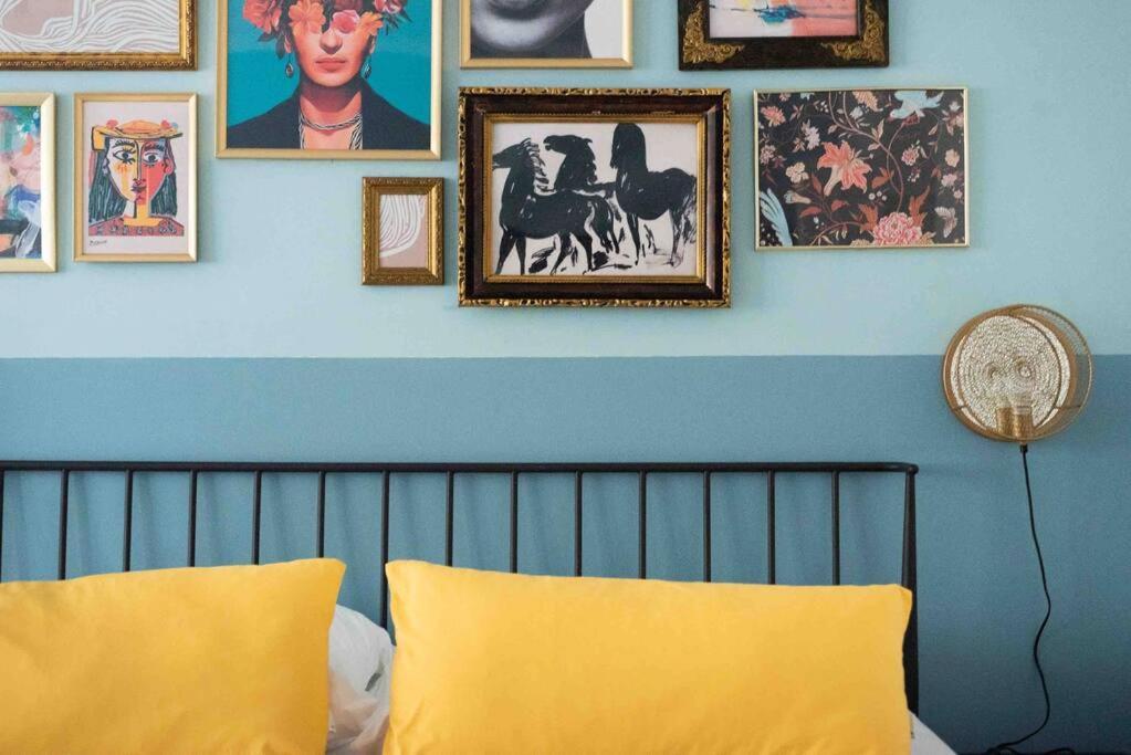 Colourful Modern Flat / Balcony / Charles Bridge Daire