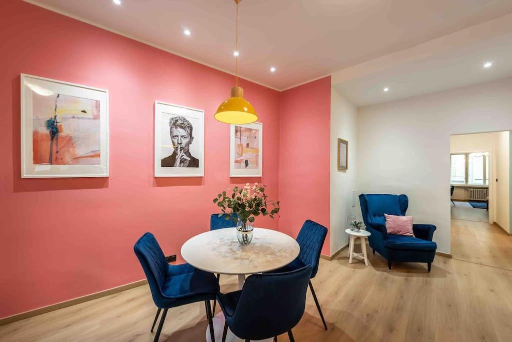 Daire Colourful Modern Flat / Balcony / Charles Bridge Prag