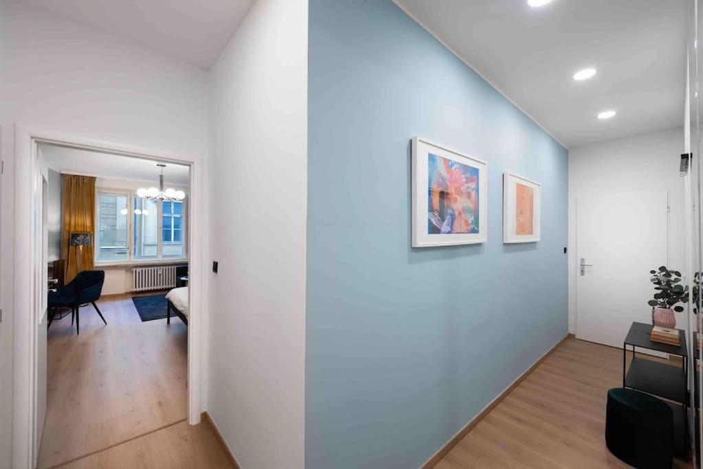 Daire Colourful Modern Flat / Balcony / Charles Bridge