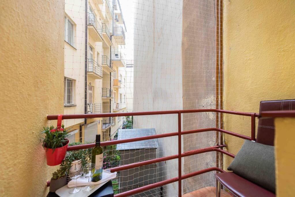 Colourful Modern Flat / Balcony / Charles Bridge Daire *