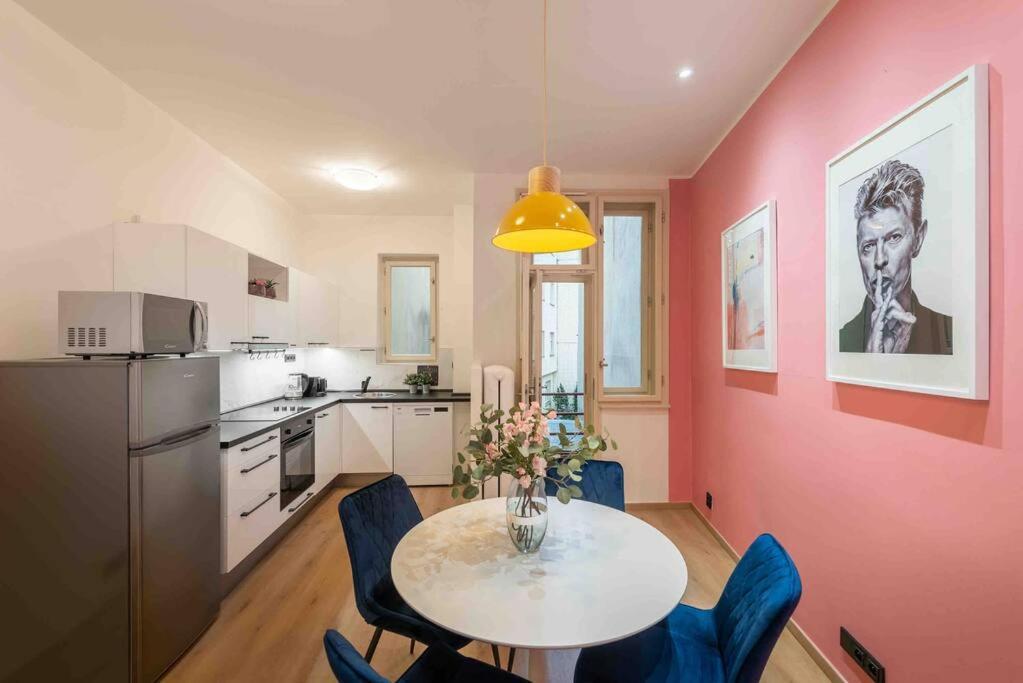 Daire Colourful Modern Flat / Balcony / Charles Bridge *